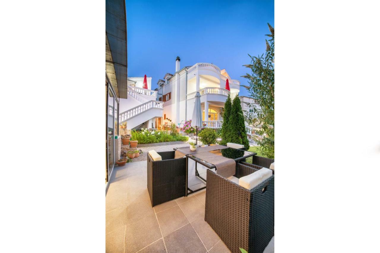 Apartments Lipic Vodice Ngoại thất bức ảnh